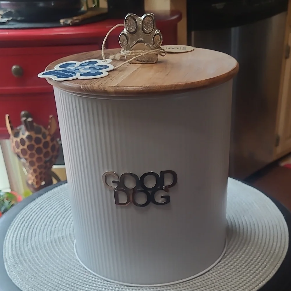 Ribbed Dog Food Tin